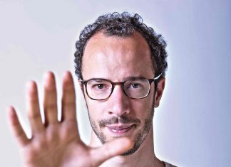 Júlio Resende presenta cinderella Cyborg en Gijón y A Coruña