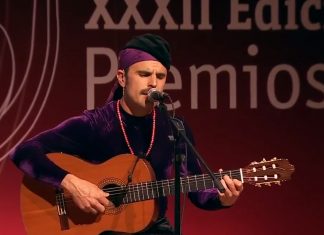 Rodrigo Cuevas en los premios Ojo Crítico