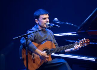 Cómo convertir un festival súper clásico en algo muy moderno: pues con Rodrigo Cuevas