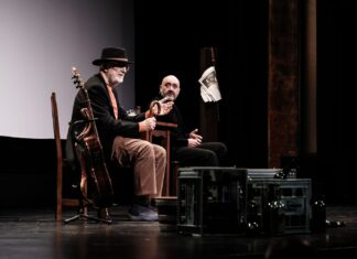 Éxito en su estreno de Inteligencia Artificial (AY) en el Teatro Filarmónica de Oviedo, de Jerónimo Granda y Maxi Rodríguez.