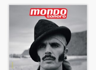 Rodrigo Cuevas protagoniza la portada de marzo de Mondo Sonoro con motivo del lanzamiento de su disco “Manual de belleza”