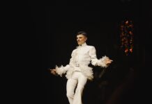 Rodrigo Cuevas deslumbra Avilés con el estreno de ‘La Belleza’