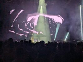 A falta de eclipse en la mayoría del territorio astur, tuvimos la suerte de programar anoche a Amatria DJ y a ELYELLA en el escenario de Poniente de la Semana Grande de Xixón